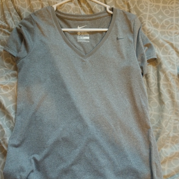 Nike Top - Picture 1 of 2